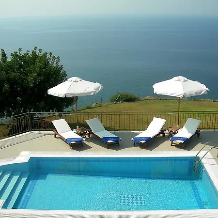 Penelope Luxury Villa Plateies